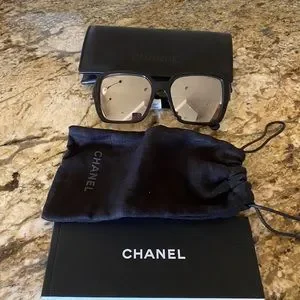 CHANEL | Accessories | New Authentic Chanel Ch548 Mirrored  display picture 2
